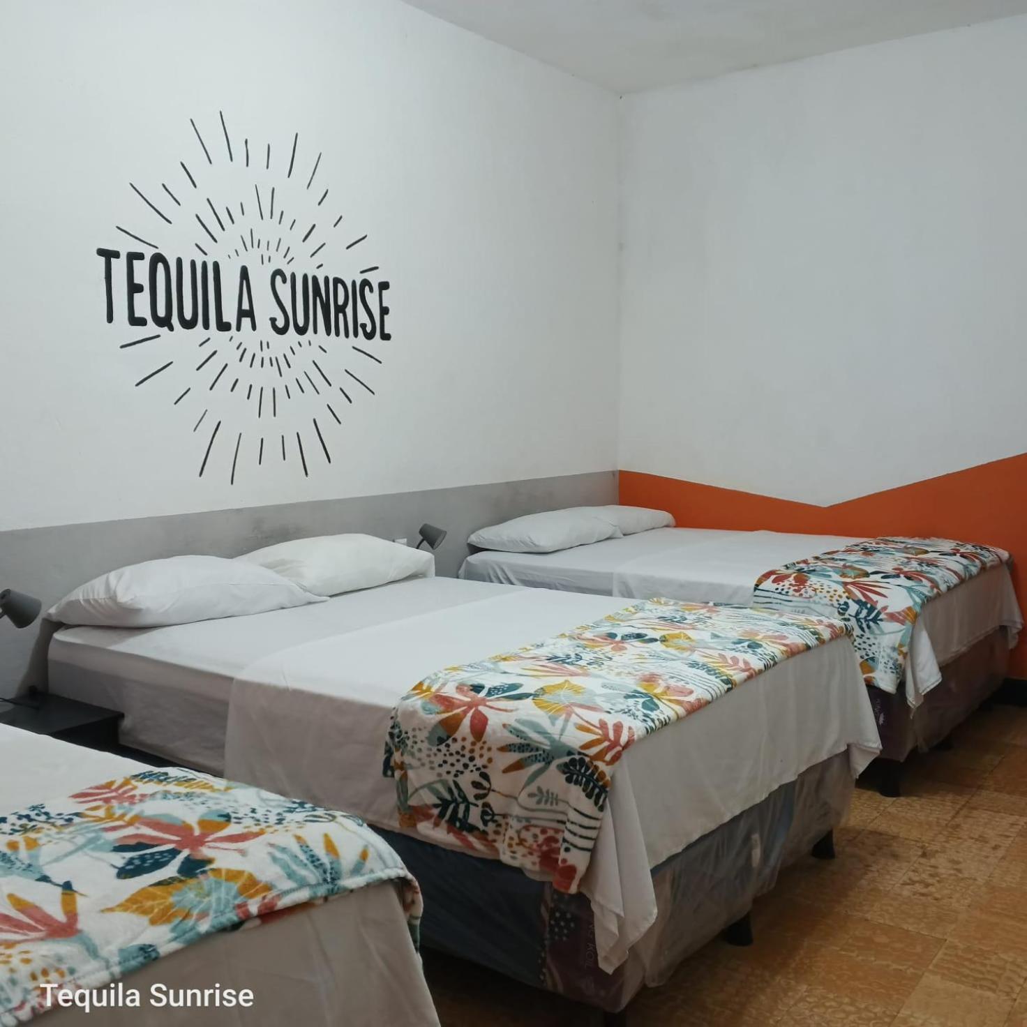 Tequila Sunrise Hostel Guatemala-Stadt Exterior foto